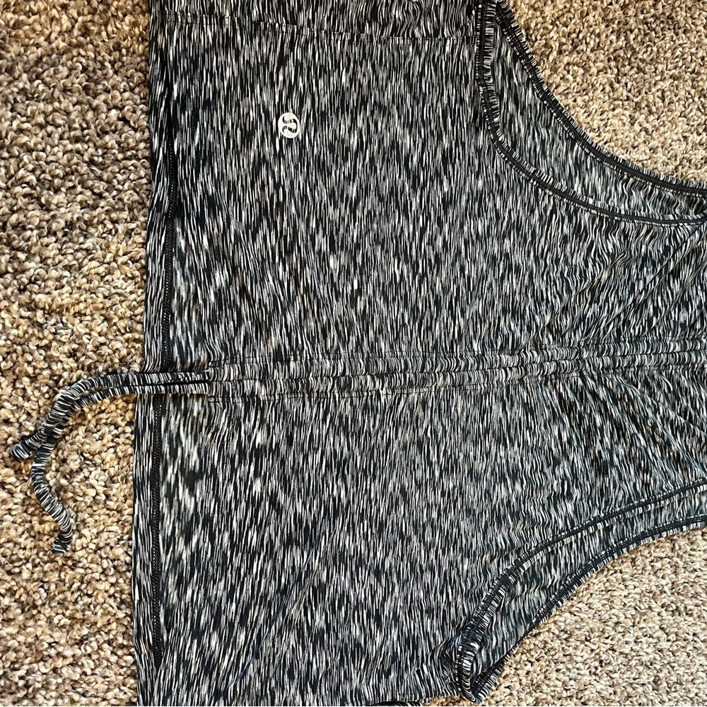 Lululemon Womens 8 Cinch Me Up Tank Spaced Out Space Dye Black/White Crop Active - Picture 8 of 11